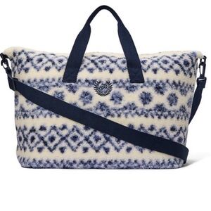NWT! VS PINK l💗cozy plush Fleece Sherpa Weekender Tote! Navy/Cream! NEW!